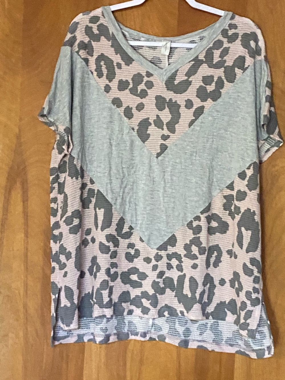 Women’s Leopard Chevron V-Neck Top - Pink and Gray